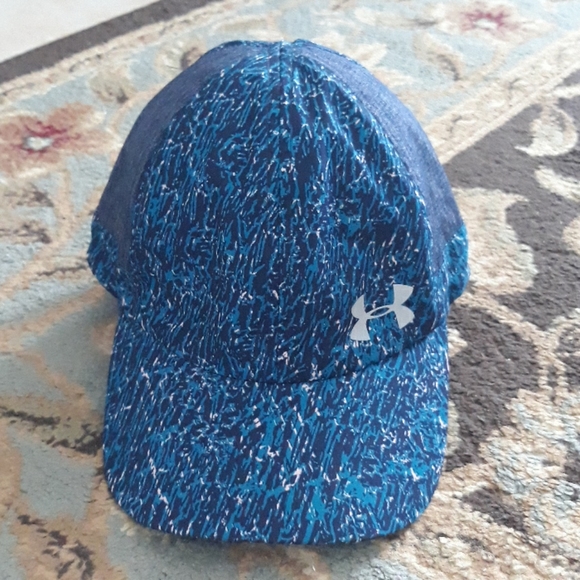 *Host Pick*Under Armour Armourvent ladies hat - Picture 12 of 16